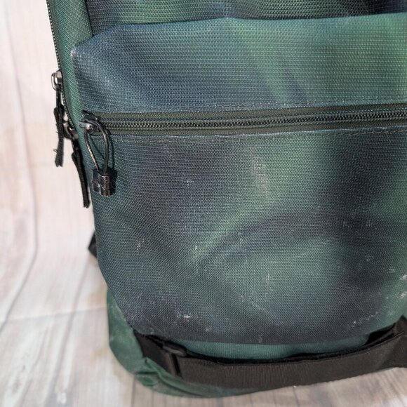 Oakley Enduro 2.0 30L Backpack in Faded Green - Picture 3 of 13
